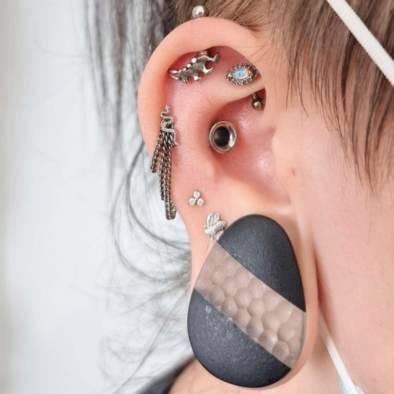 Emily | Body Piercer, MELBOURNE, AUSTRALIA. emilyvonspoopypiercing teardrop