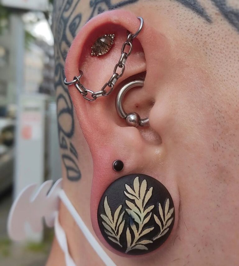 Leonie, DUSSELDORF, GERMANY. gildedmoth torian 03